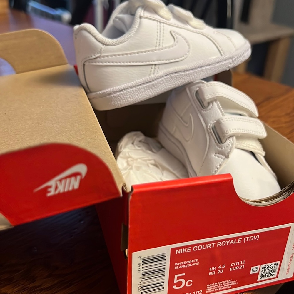 Nike court royale toddler size 5